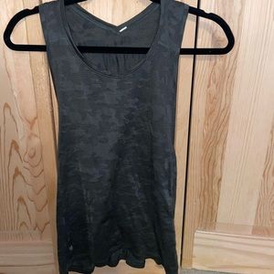 ⭐️SOLD ELSEWHERE ⭐️🍋Camo lululemon tank top